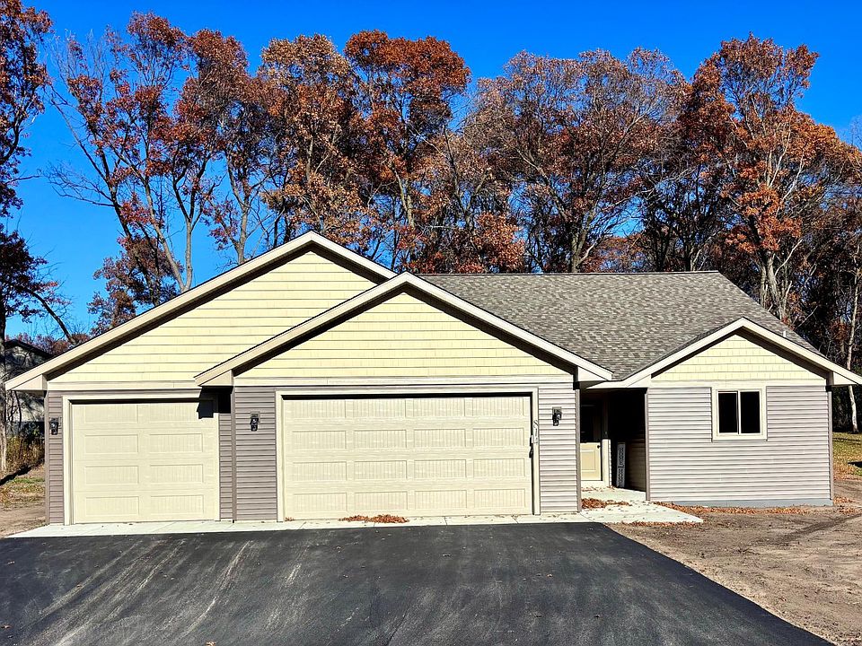 1st image of 814 Pine Cir