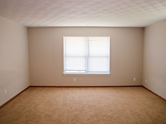 4th image of 3404 N 10 Mile Dr