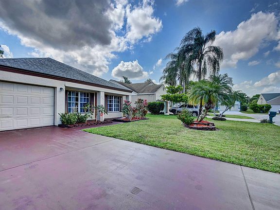 3rd image of 5784 Pebble Brook Ln