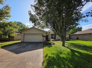 16722 Ribbonridge Dr, Sugar Land, TX 77498