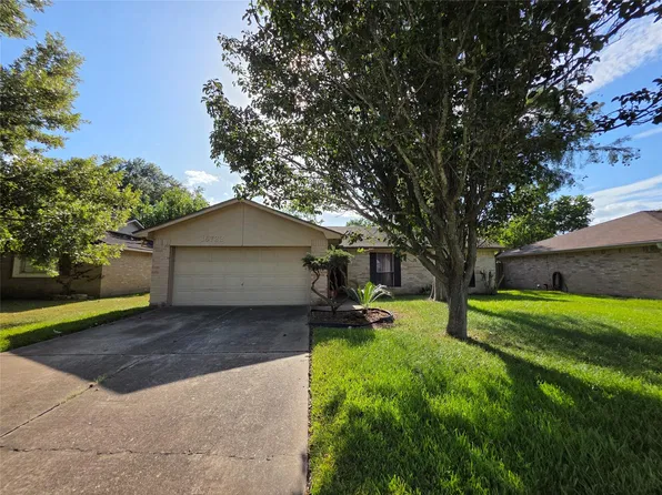 16722 Ribbonridge Dr, Sugar Land, TX 77498