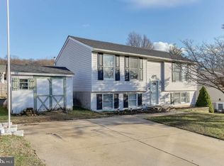 201 Contour Rd, Mount Airy, MD 21771