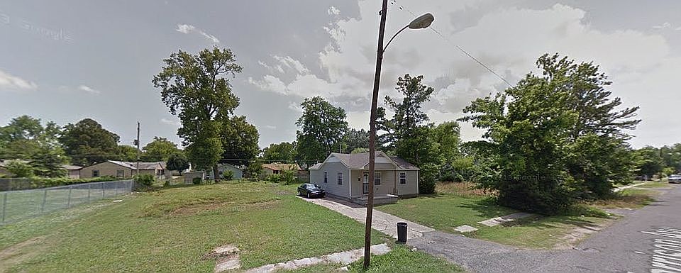 2nd image of 1913 E Harrison Ave