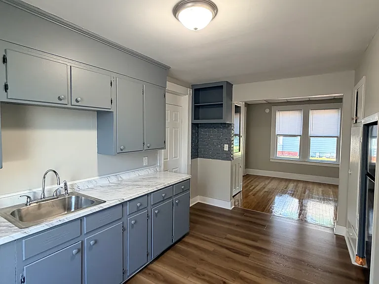 476 Thompson Ave #1 — Photo 1