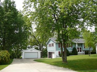 3173 Kettle Moraine Pkwy, Hubertus, WI 53033
