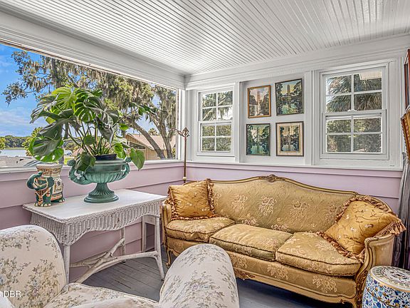 4th image of 102 Palmora Blvd
