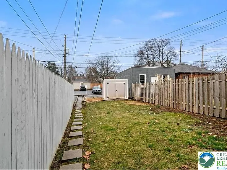 717 W Broad St #2 — Photo 14