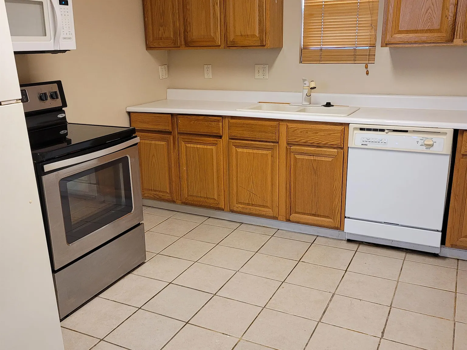 321 E. Mill St - 2 — Photo 4