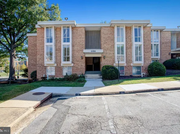 5701 Indian Ct APT 2C, Alexandria, VA 22303