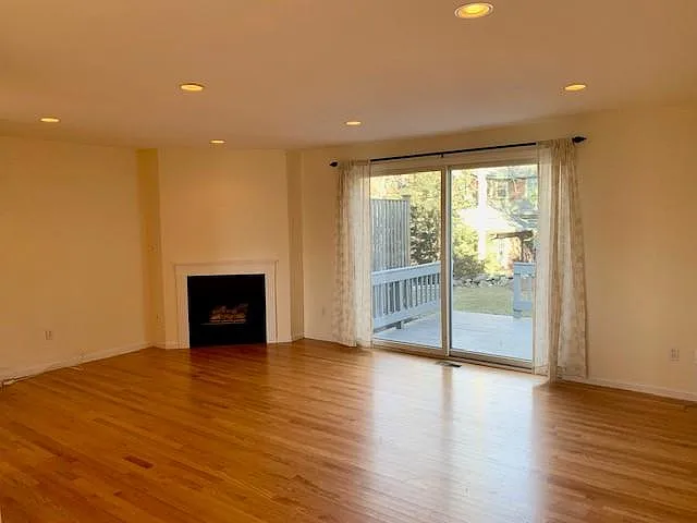 30 Lucille Pl — Photo 7