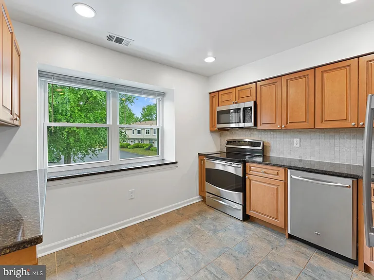 1809 Silver Ct — Photo 7