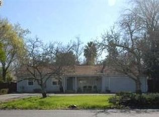 1860 Whitman Rd, Concord, CA 94518