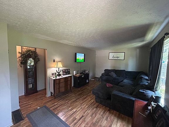 4th image of 2027 Booth Quillen Rd