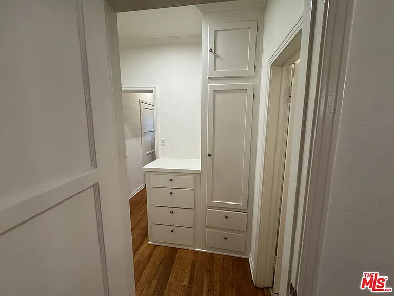 264 S Reeves Dr #101 — Photo 10