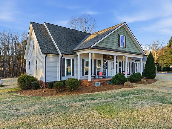 3rd image of 2101 Twin Acres Rd