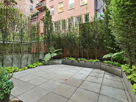 5th image of 58 E 66th St