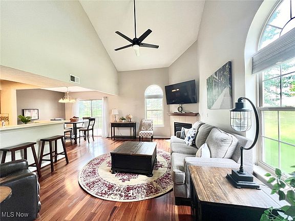 3rd image of 3928 Heron Ct