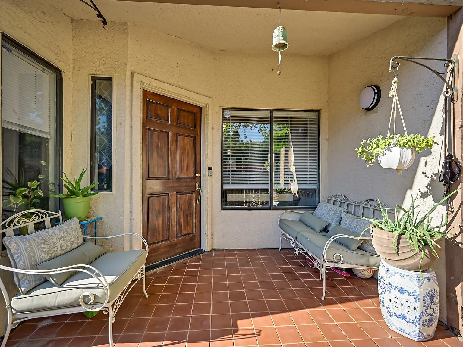 3 bed, 1394 sqft, $1,895 — Photo 1