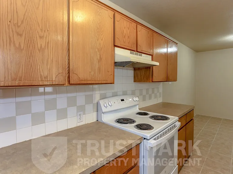 932 Maplewood St #B — Photo 9