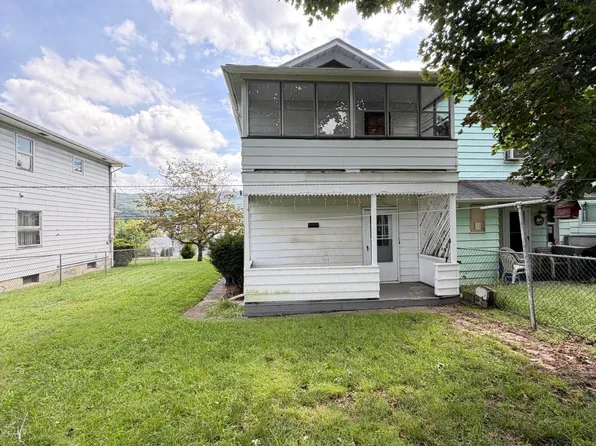 27 Sheridan St, Wilkes Barre, PA 18702