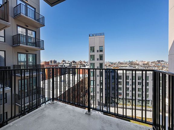 3rd image of 1211 Fulton St #8C