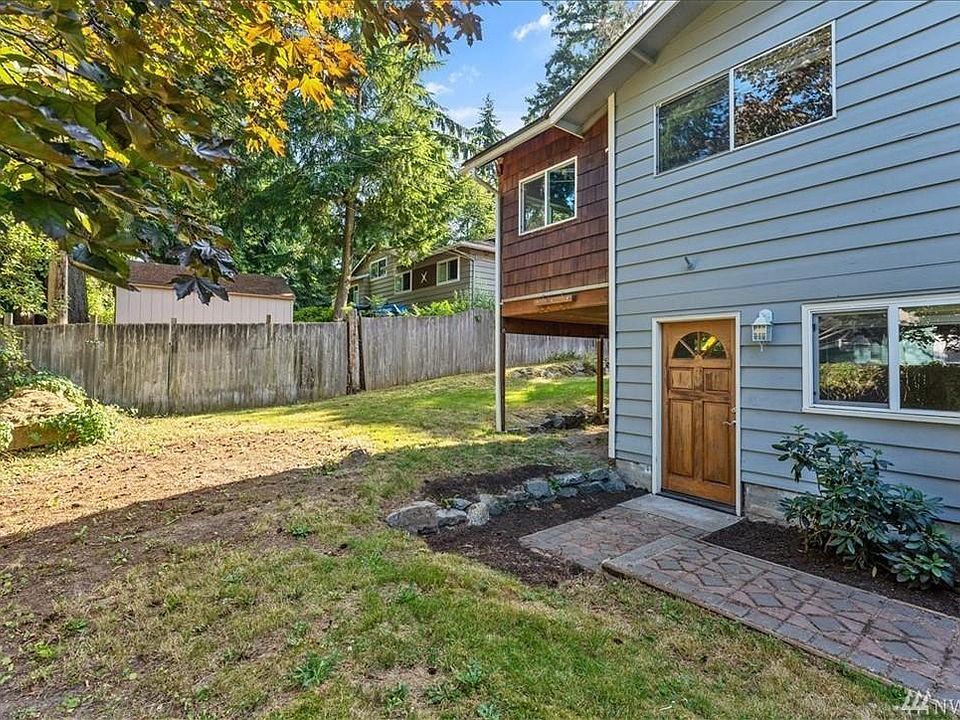1st image of 821 NE Serpentine Pl Unit B