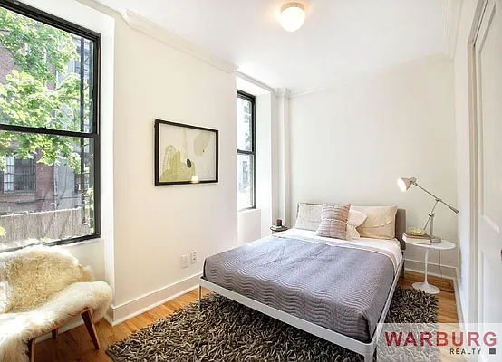 Sold by Warburg | media 23