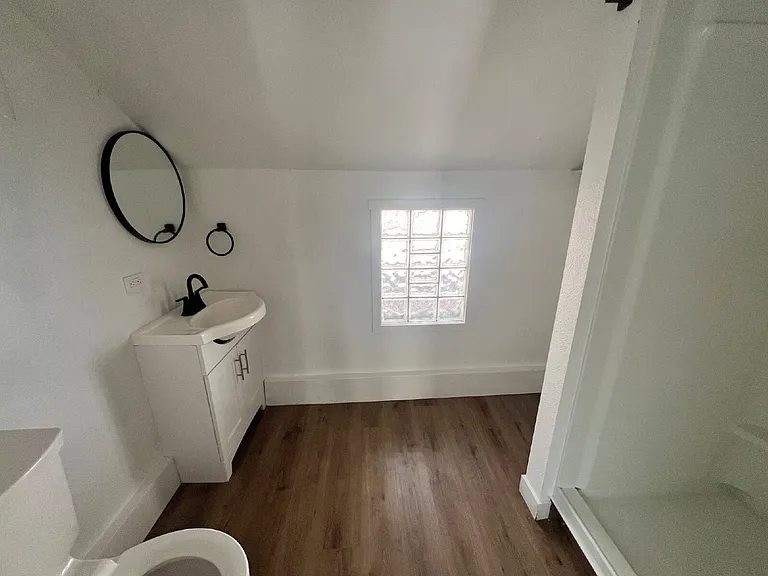 458 W 13th Ave #B — Photo 9