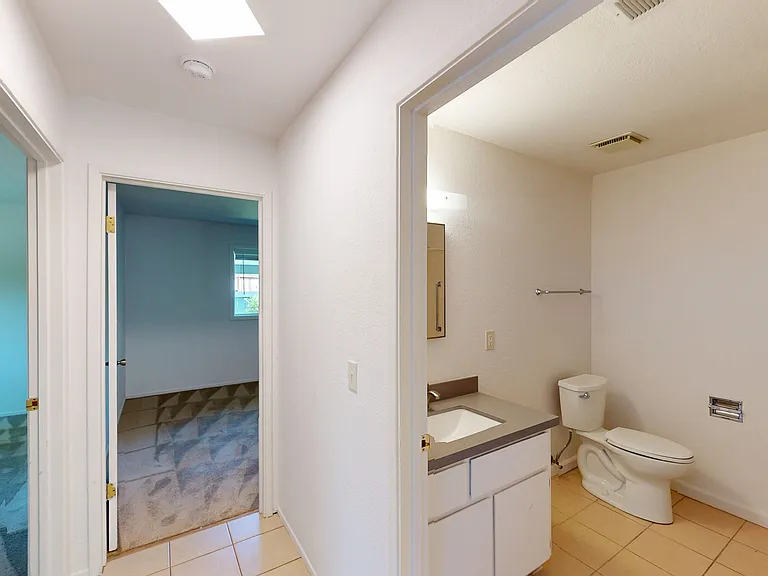 348 Robinson St #4 — Photo 13