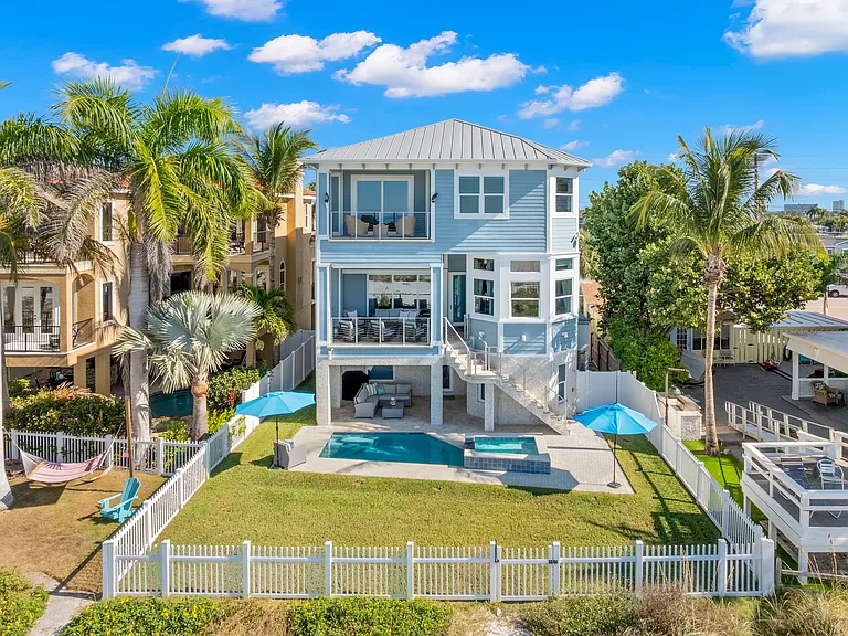 10042 Gulf Blvd — Photo 1
