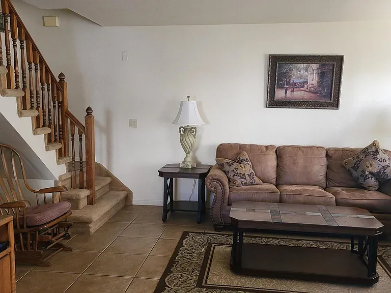 1023 Barcelona Loop — Photo 5