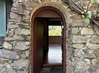 713 Robinson Rd, Topanga, CA 90290