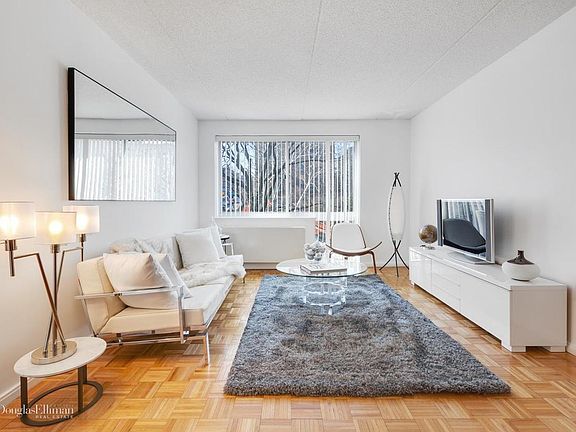 2nd image of 68 Bradhurst Ave APT 4N