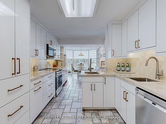 4th image of 7300 Yonge St #311