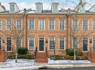 7 Richmond Sq, New Albany, OH 43054