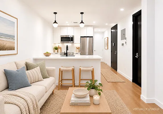 Living room, photo 1