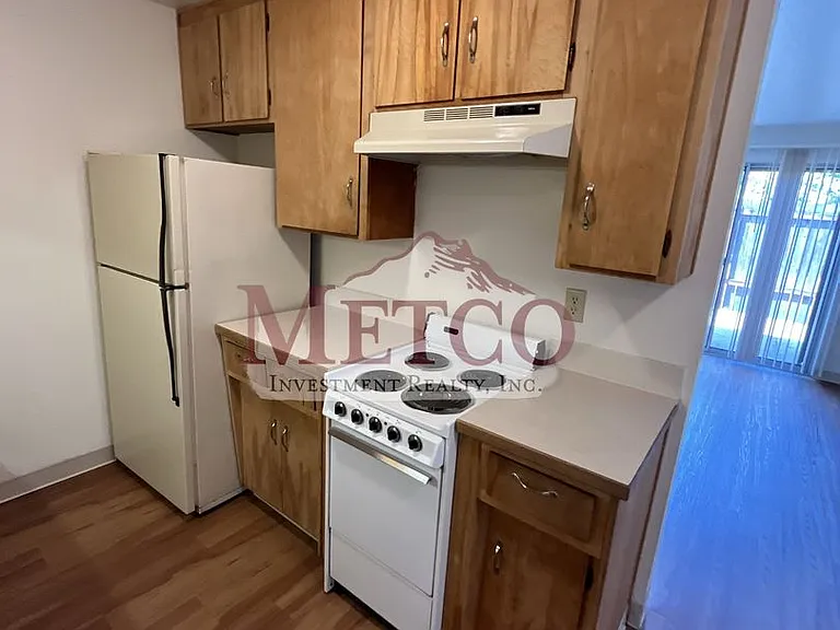 124 C St — Photo 6