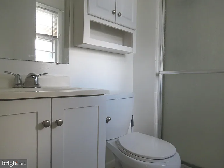 15310 Annapolis Rd — Photo 18