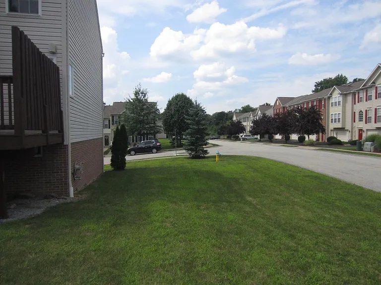 216 Blue Grass Cir — Photo 4