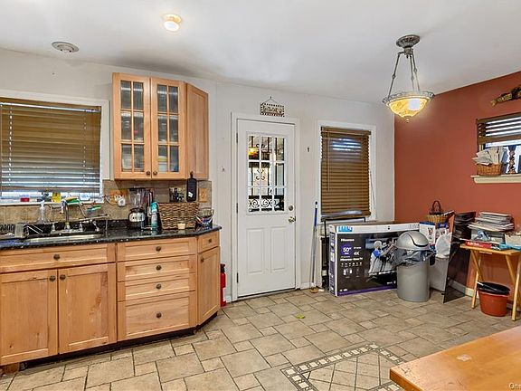 5th image of 2533 Bronxwood Ave