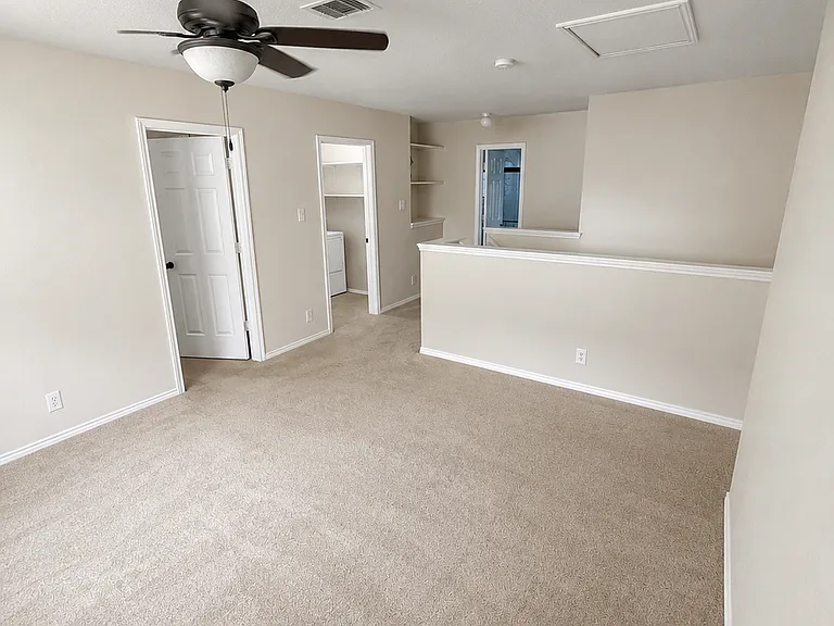 110 Adelaide Oaks — Photo 8
