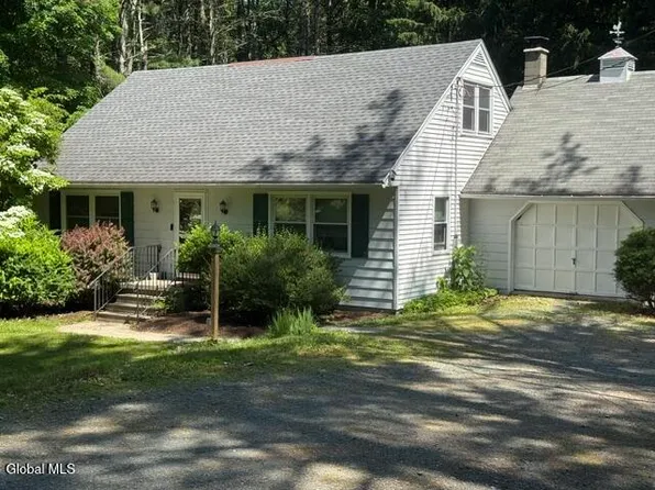 294 Thais Road, Averill Park, NY 12018