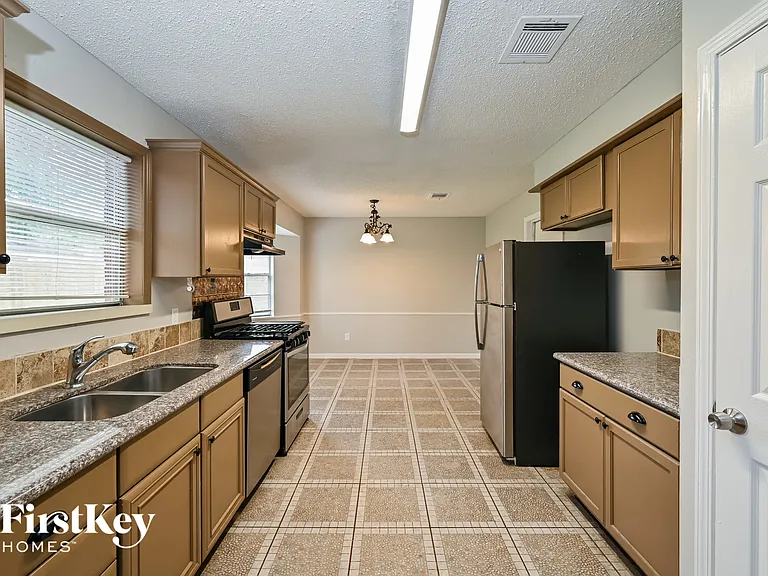 13706 Oleoke Ln — Photo 7