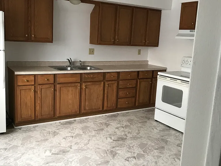 523 E Armour Ave #A — Photo 2