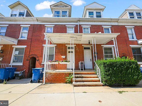 4th image of 1039 W Poplar St