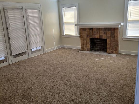 4th image of 300 Cypress Ave