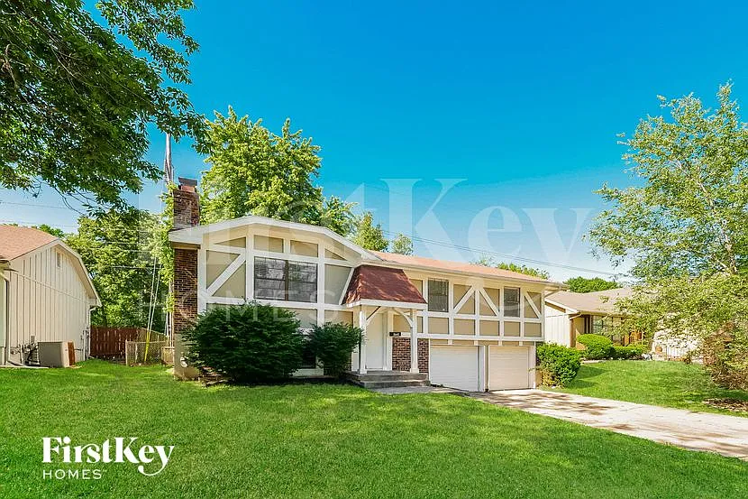3 bed, 2.0 bath, 1435 sqft, $1,930 — Photo 2