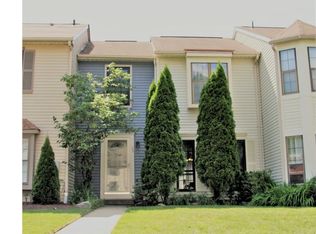 42 Stratton Ct, Robbinsville, NJ 08691