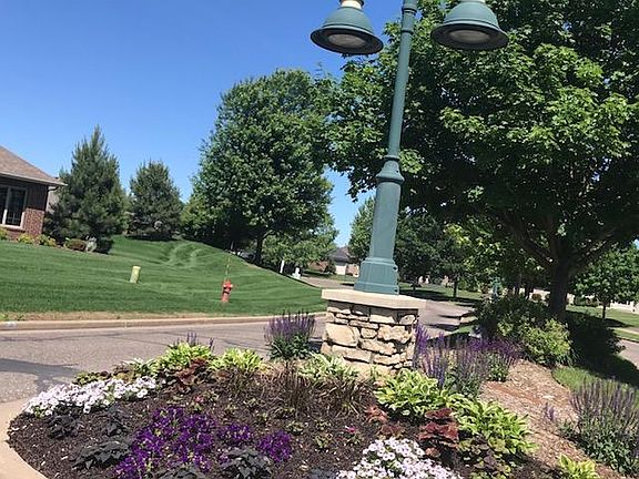 Beautifully maintained neighborhood