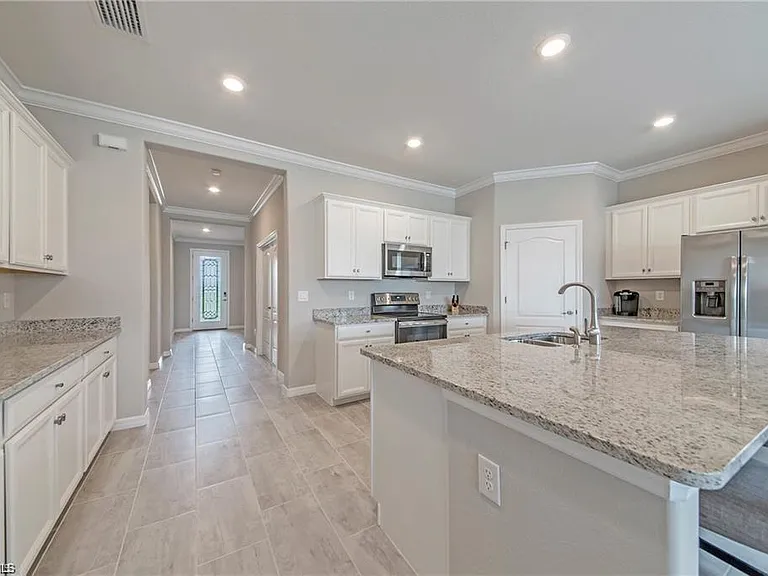 10284 Livorno Dr — Photo 3